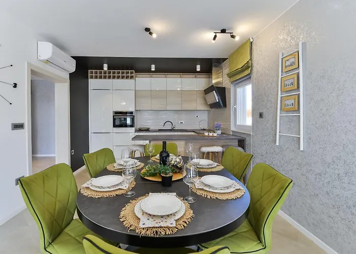 Porta Maris زادار